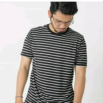 Detail Kaos Putih Hitam Nomer 46