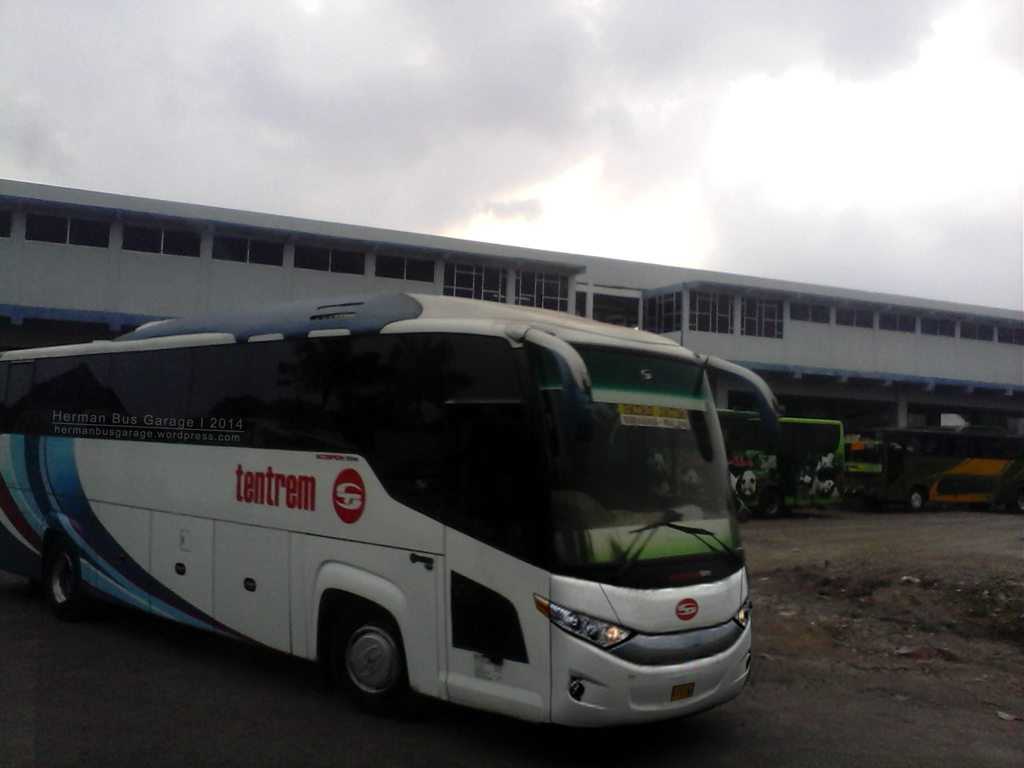 Detail Karoseri Tentrem Scorpion King Terbaru Gambar Karoseri Tentrem Nomer 29