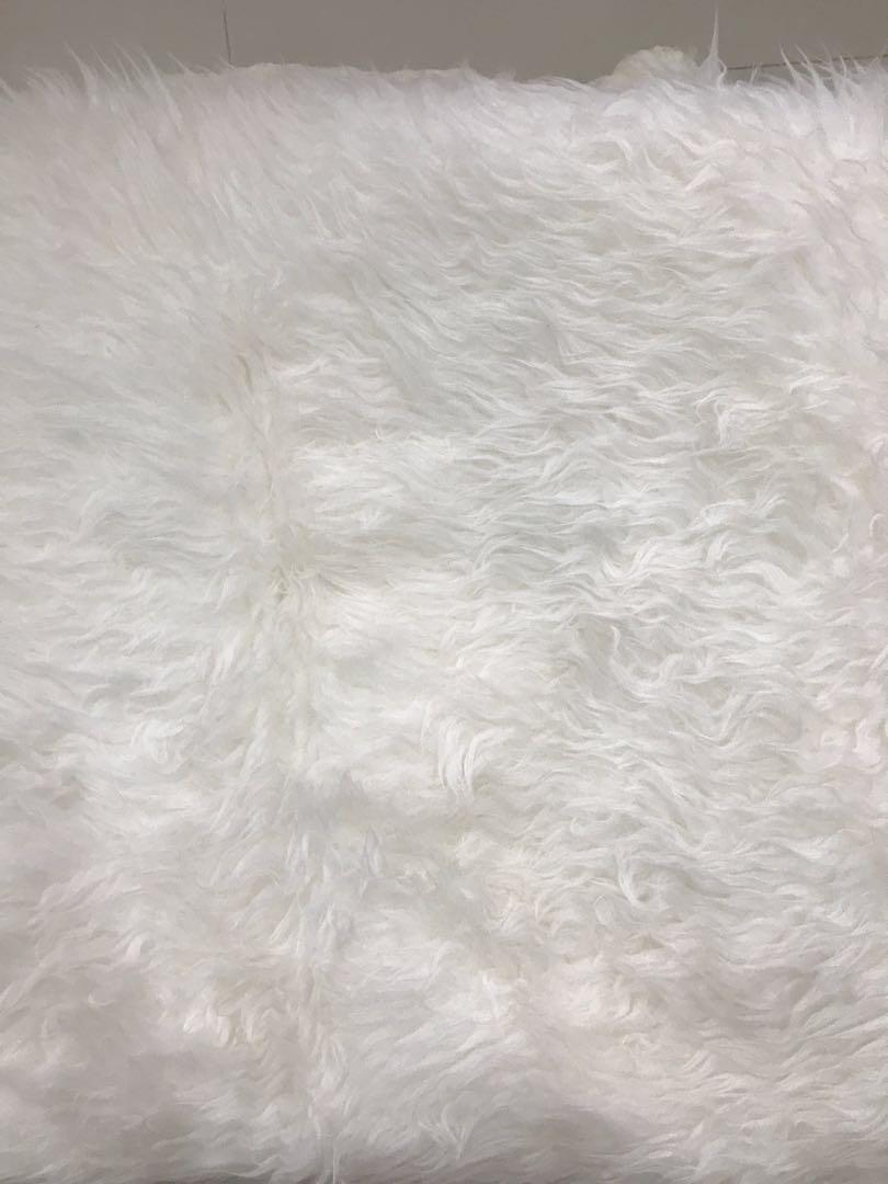 Detail Karpet Bulu Warna Putih Nomer 44