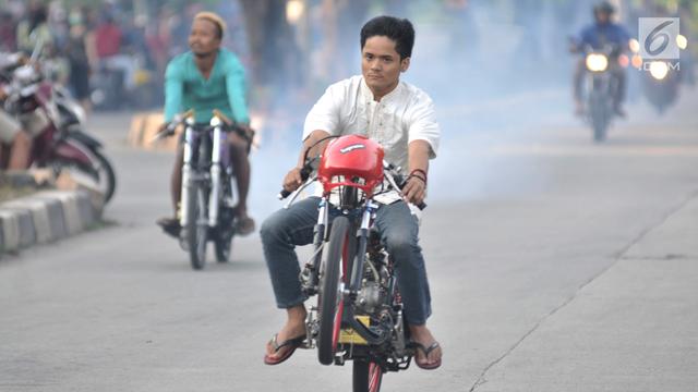 Detail Kata Drag Race Nomer 30
