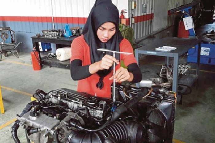 Detail Kata Kata Anak Bengkel Mobil Nomer 10