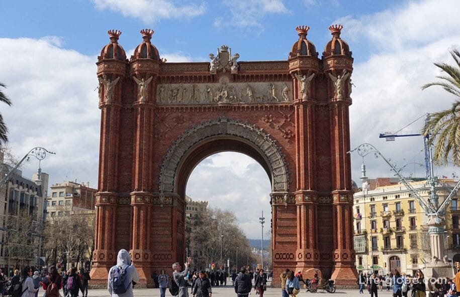 Detail Arc The Triomphe Barcelona Nomer 15