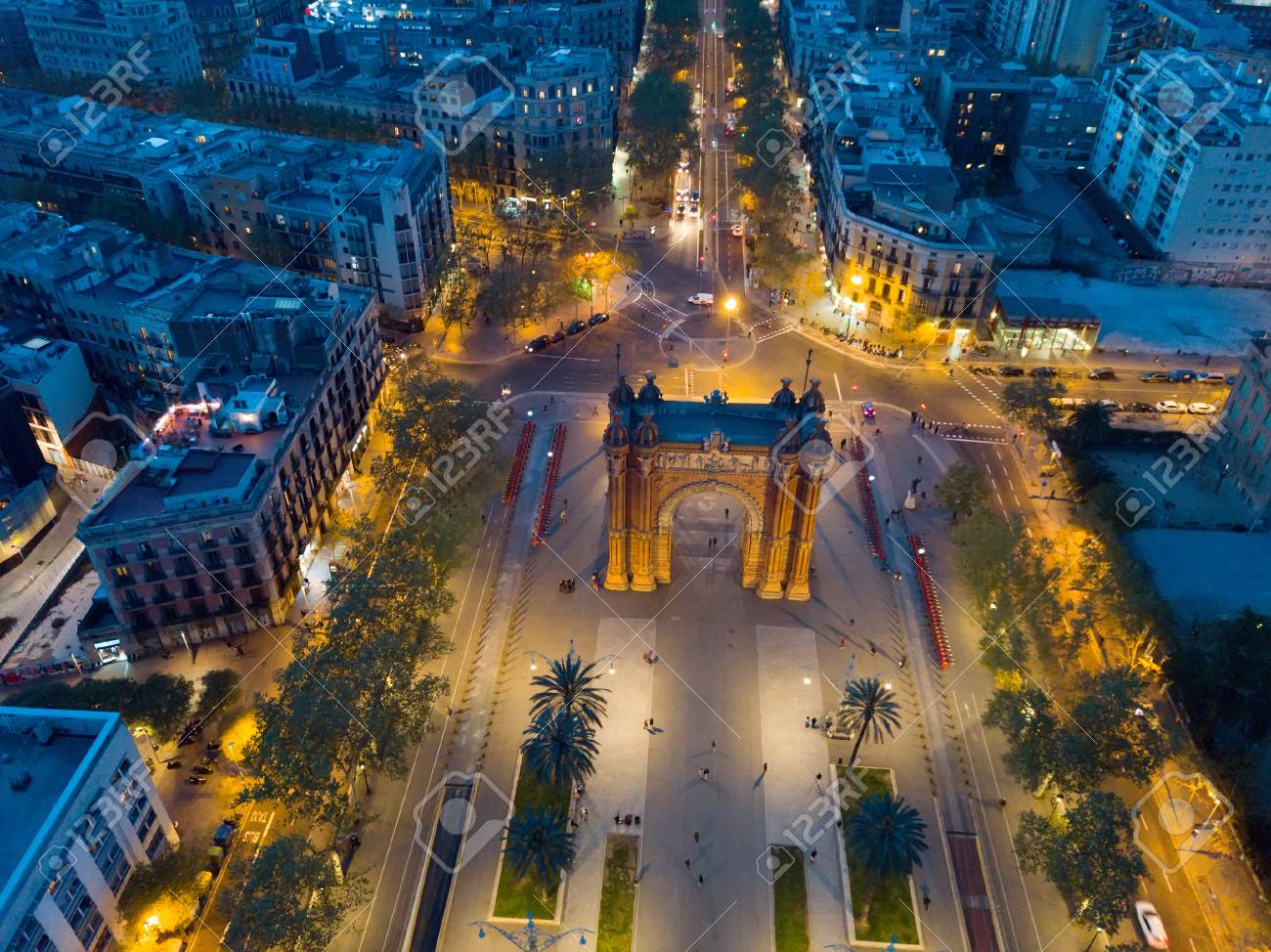 Detail Arc The Triomphe Barcelona Nomer 16