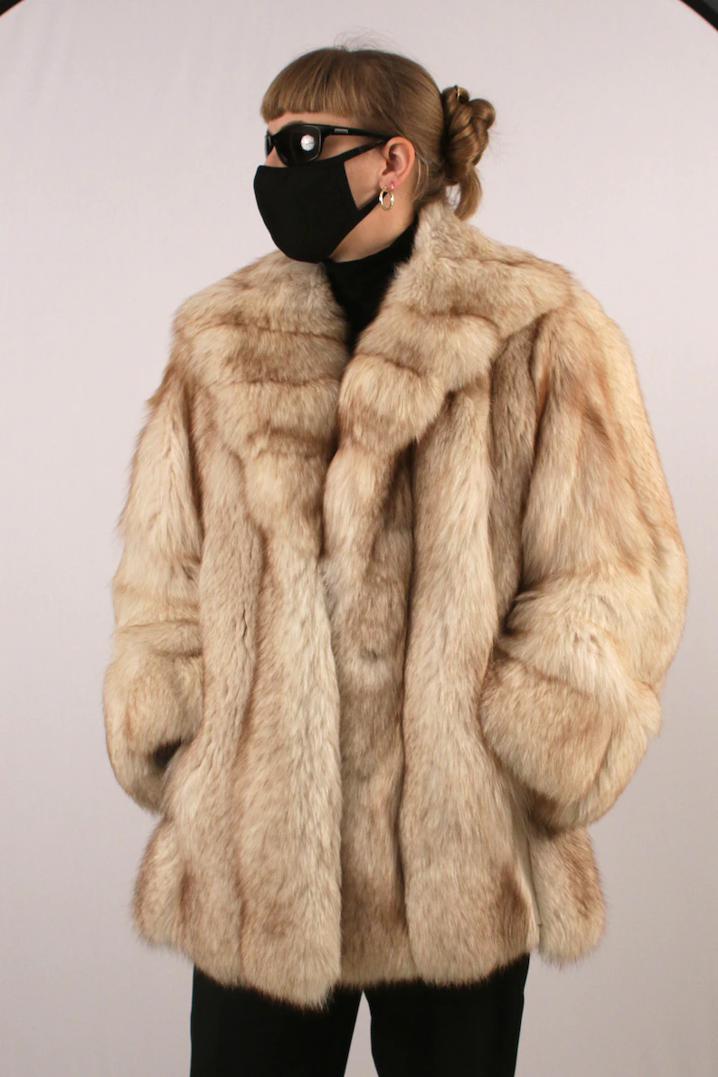 Detail Arctic Fox Fur Coat Nomer 4