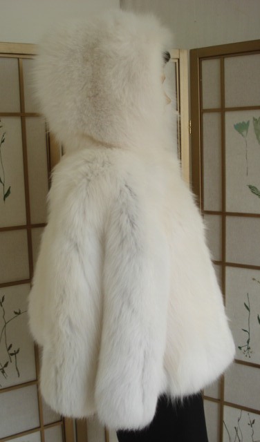 Detail Arctic Fox Fur Coat Nomer 29