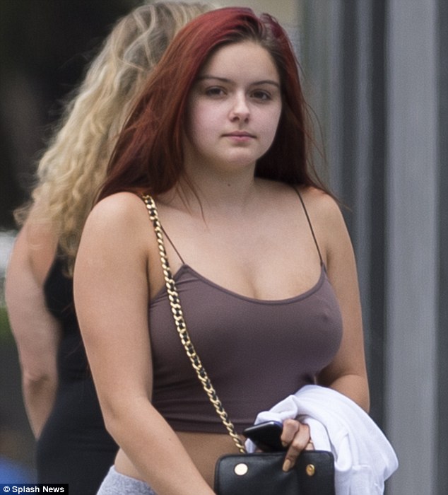 Detail Ariel Winter Xray Nomer 22