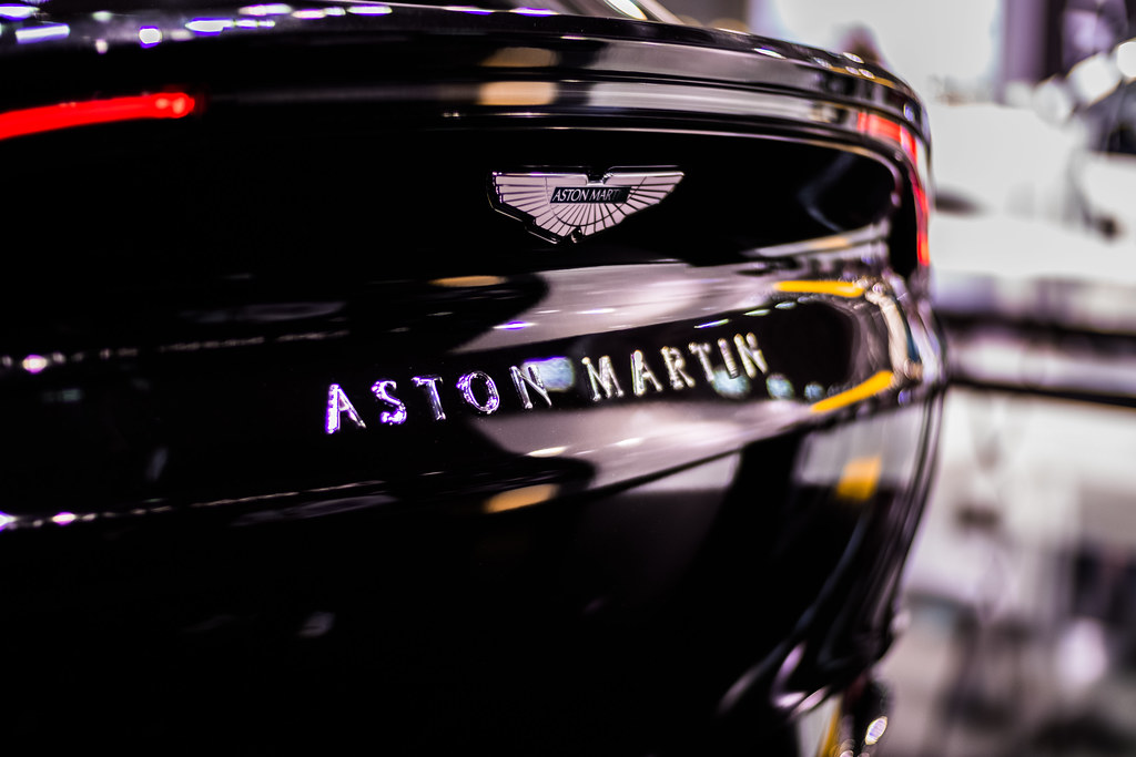 Detail Aston Martin Symbol Photos Nomer 23