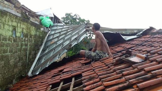 Detail Atap Rumah Rusak Nomer 23