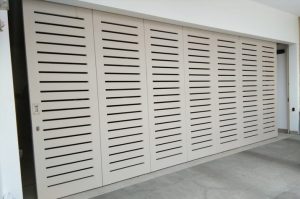 Detail Desain Pintu Garasi Minimalis Nomer 33