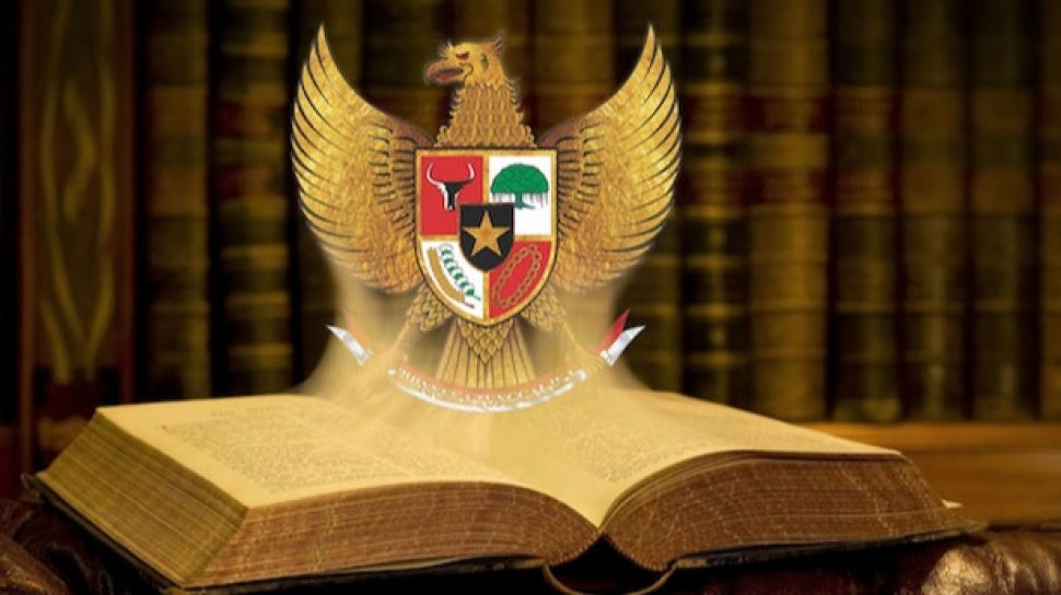 Detail Arti Mimpi Bertemu Mantan Presiden Memberikan Buku Pancasila Nomer 14