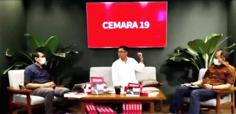 Detail Arti Mimpi Bertemu Mantan Presiden Memberikan Buku Pancasila Nomer 20