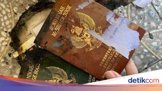 Detail Arti Mimpi Diberi Buku Nikah Oleh Istri Nomer 11