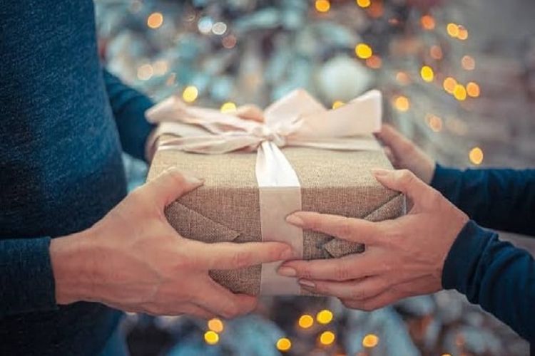 Detail Arti Mimpi Ke Diberi Hadiah Tas Ada Buku Didalamnya Nomer 32