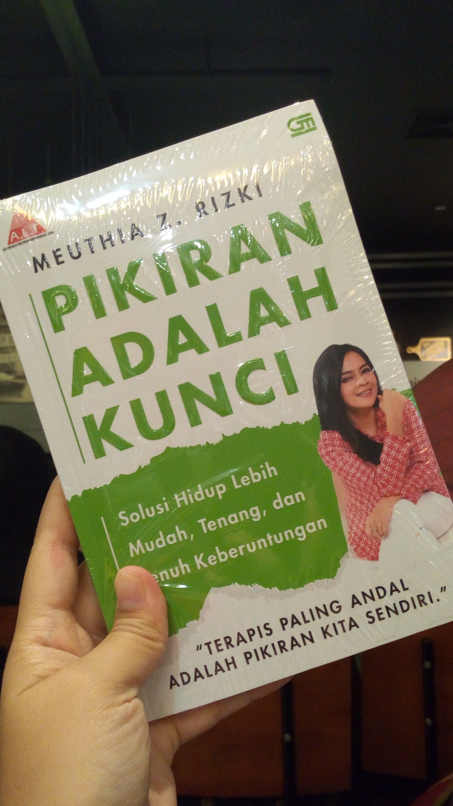 Detail Baca Buku Meuthia Rizki Memeluk Mimpi Mendayung Harapan Nomer 18