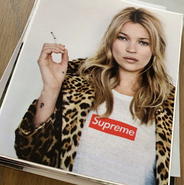 Detail Kate Moss Supreme Nomer 35