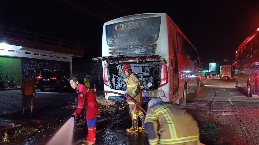 Detail Buku Mimpi Bus Terbalik Nomer 54