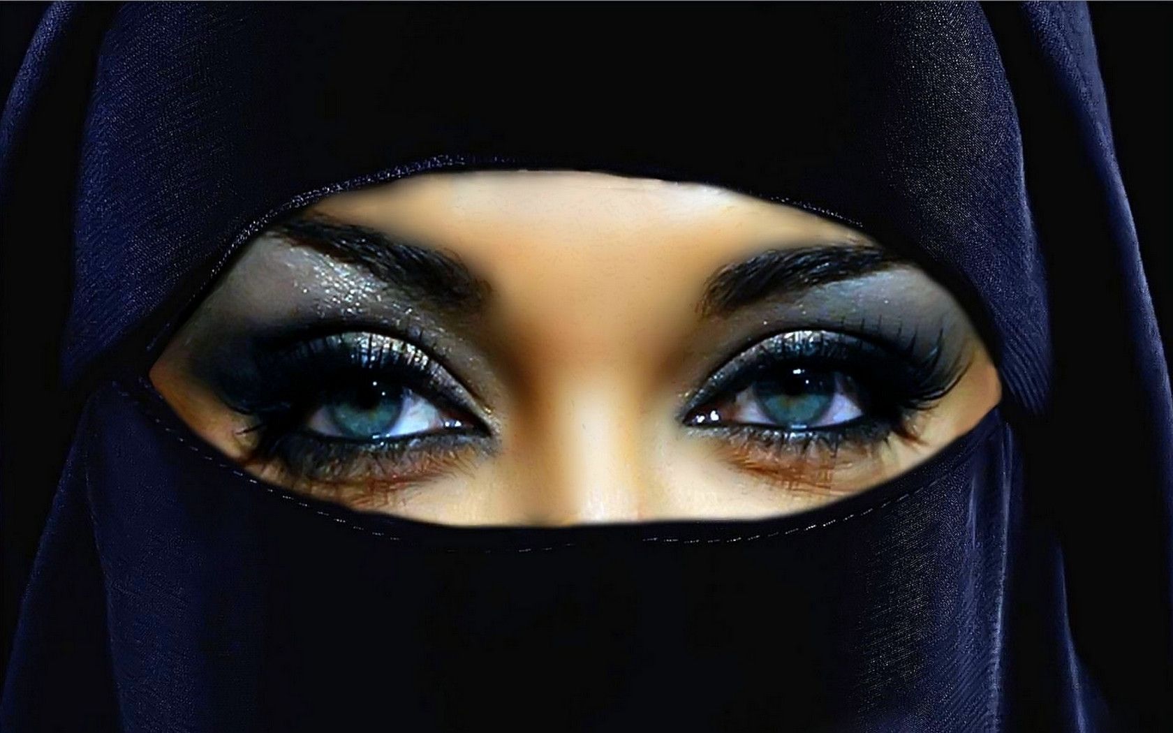 Detail Kecantikan Wanita Arab Nomer 32