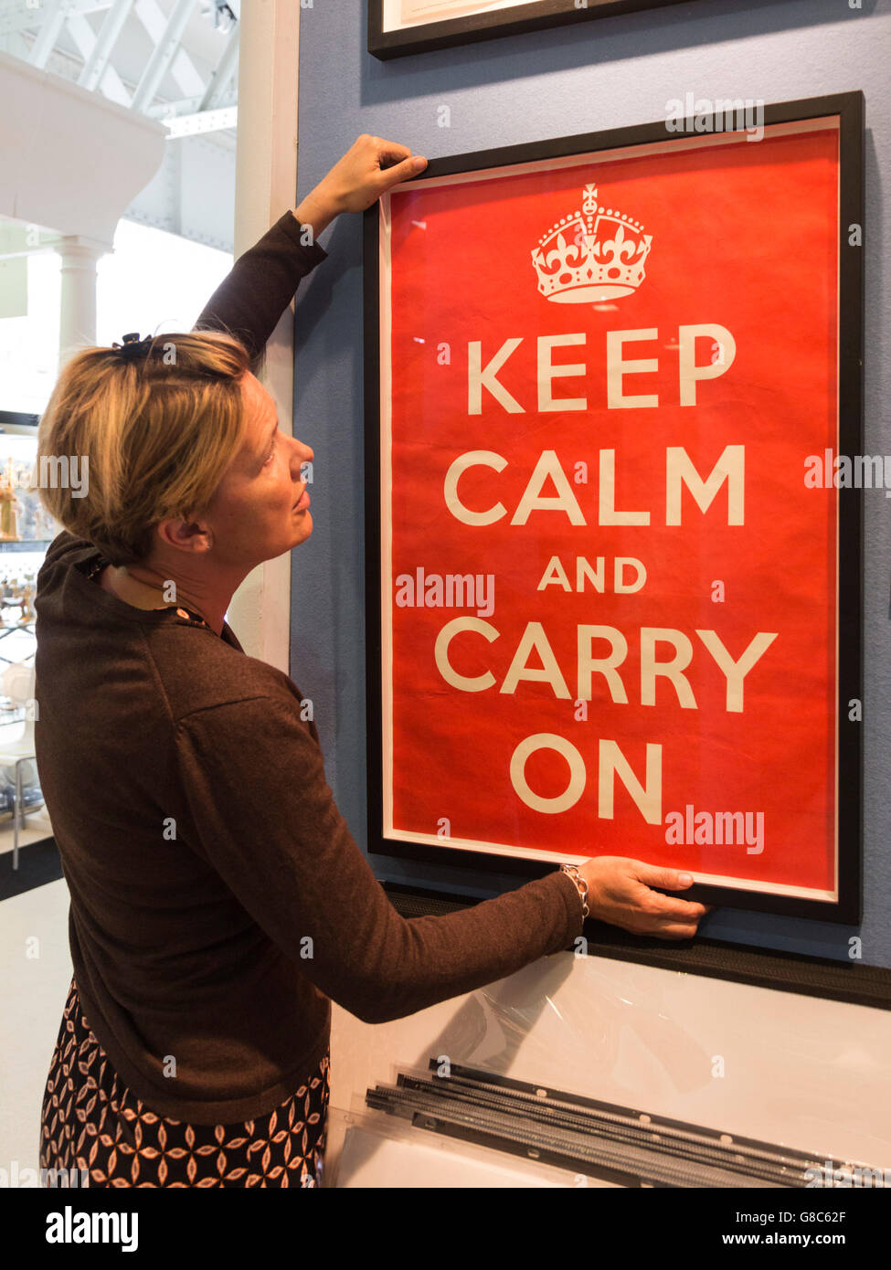 Detail Keep Calm And Carry On Original Poster Nomer 23