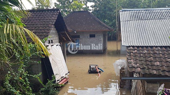 Detail Buku Mimpi Rumah Kebanjiran Nomer 13