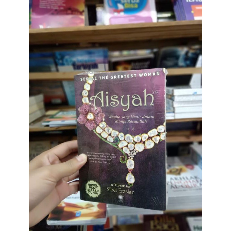 Detail Cover Buku Aisyah Wanita Yang Hadir Di Mimpi Nomer 15