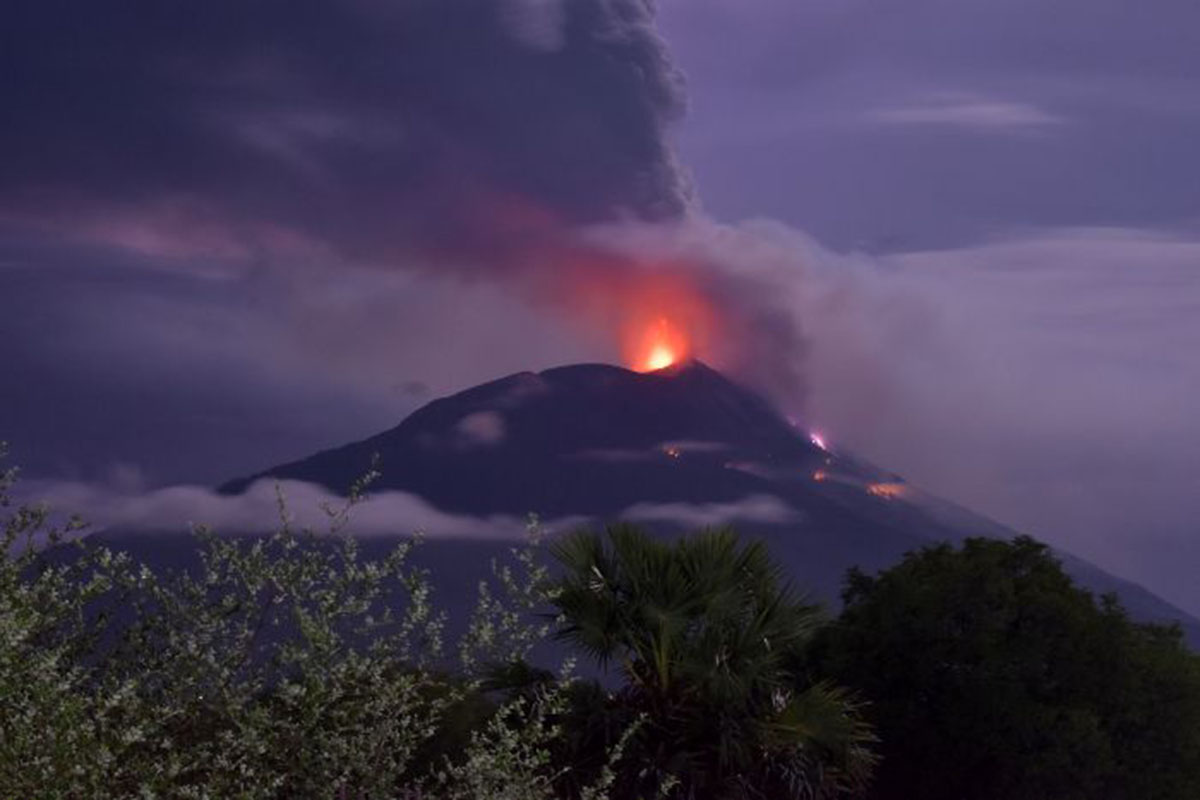 Detail Gambar Gunung Semeru Erupsi 2022 Nomer 2