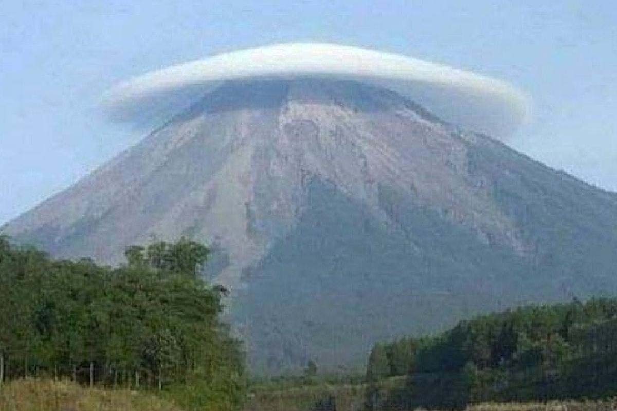 Detail Gambar Gunung Semeru Erupsi 2022 Nomer 14