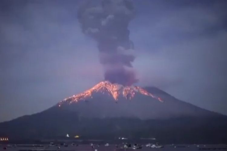 Detail Gambar Gunung Semeru Erupsi 2022 Nomer 7