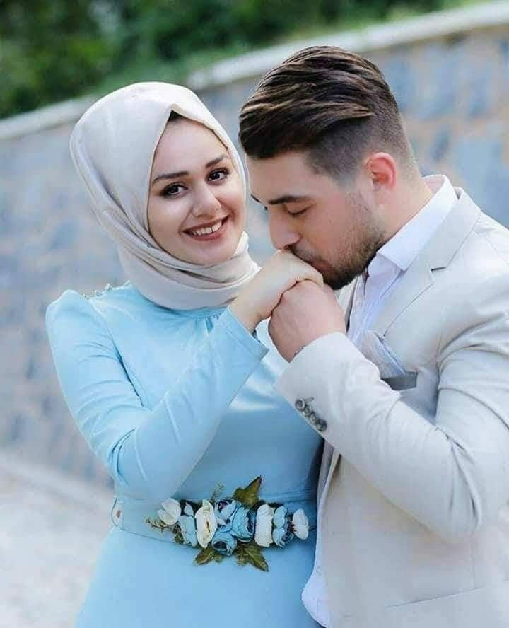 Detail Gambar Suami Istri Romantis Islami Nomer 44