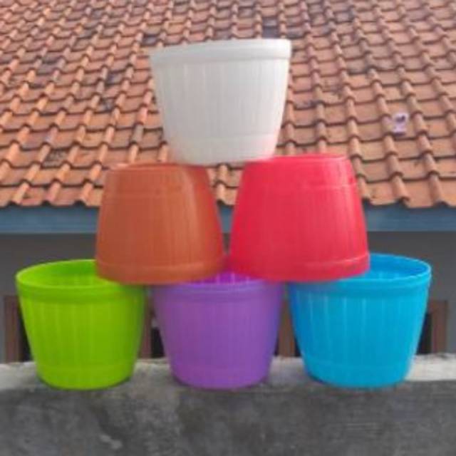 Detail Pot Bunga Warna Warni Nomer 53