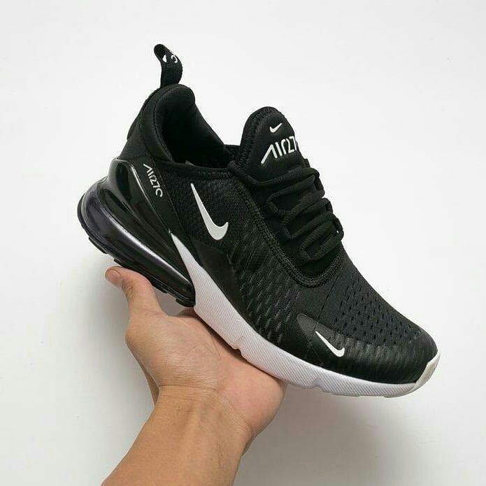 Foto Sepatu Nike - KibrisPDR