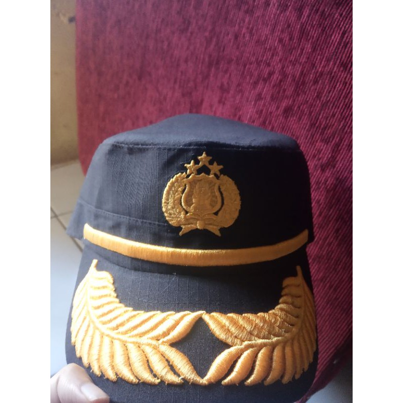 Detail Topi Polisi Perwira Nomer 30