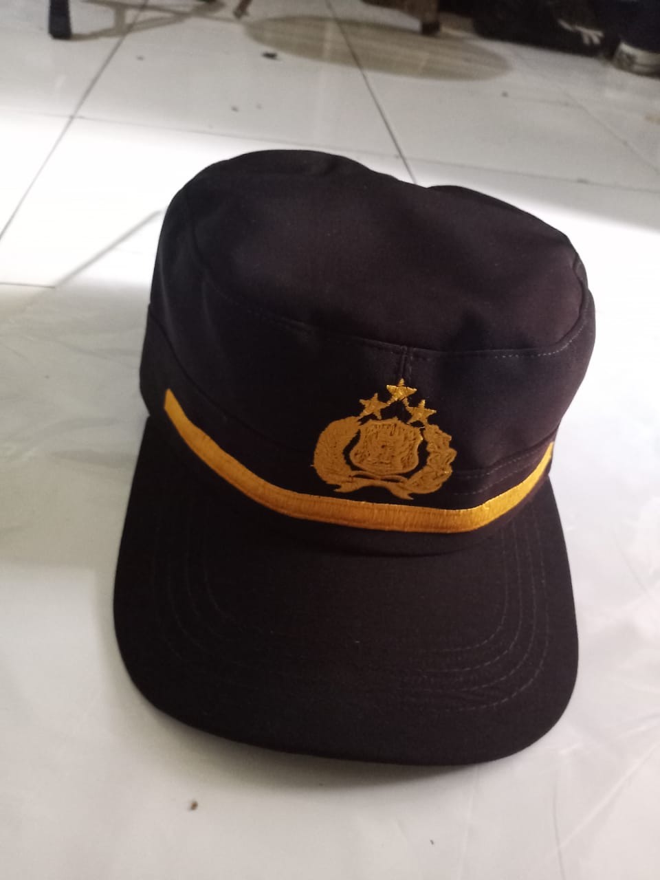 Detail Topi Polisi Perwira Nomer 34