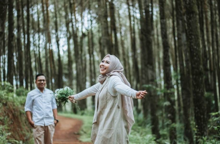 Detail Cara Foto Prewedding Sendiri Menggunakan Kamera Hp Nomer 10