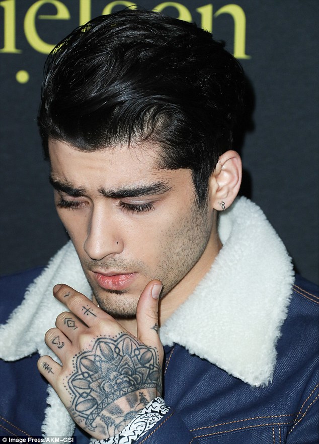 Detail Foto Keren Zayn Malik Nomer 18