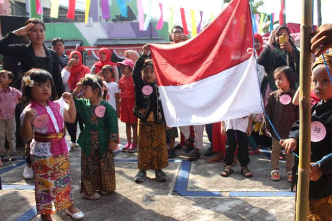 Detail Gambar Anak Upaca Bendera Nomer 29