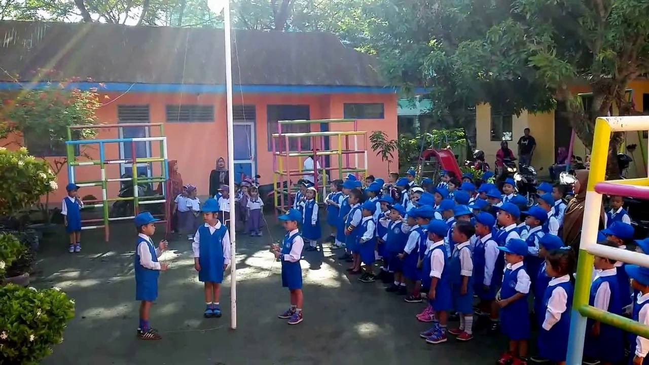 Detail Gambar Anak Upaca Bendera Nomer 43