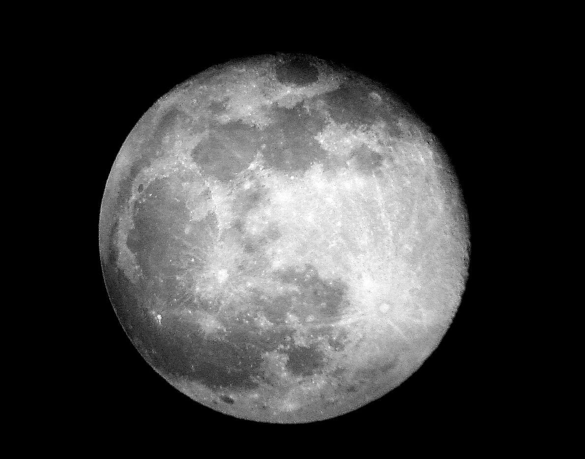 Detail Gambar Bulan Besar Nomer 14