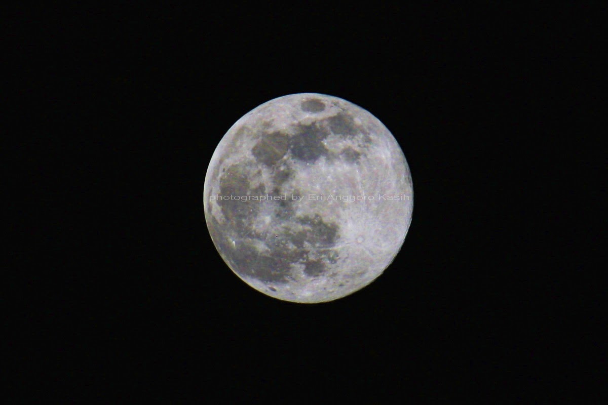 Detail Gambar Bulan Besar Nomer 15