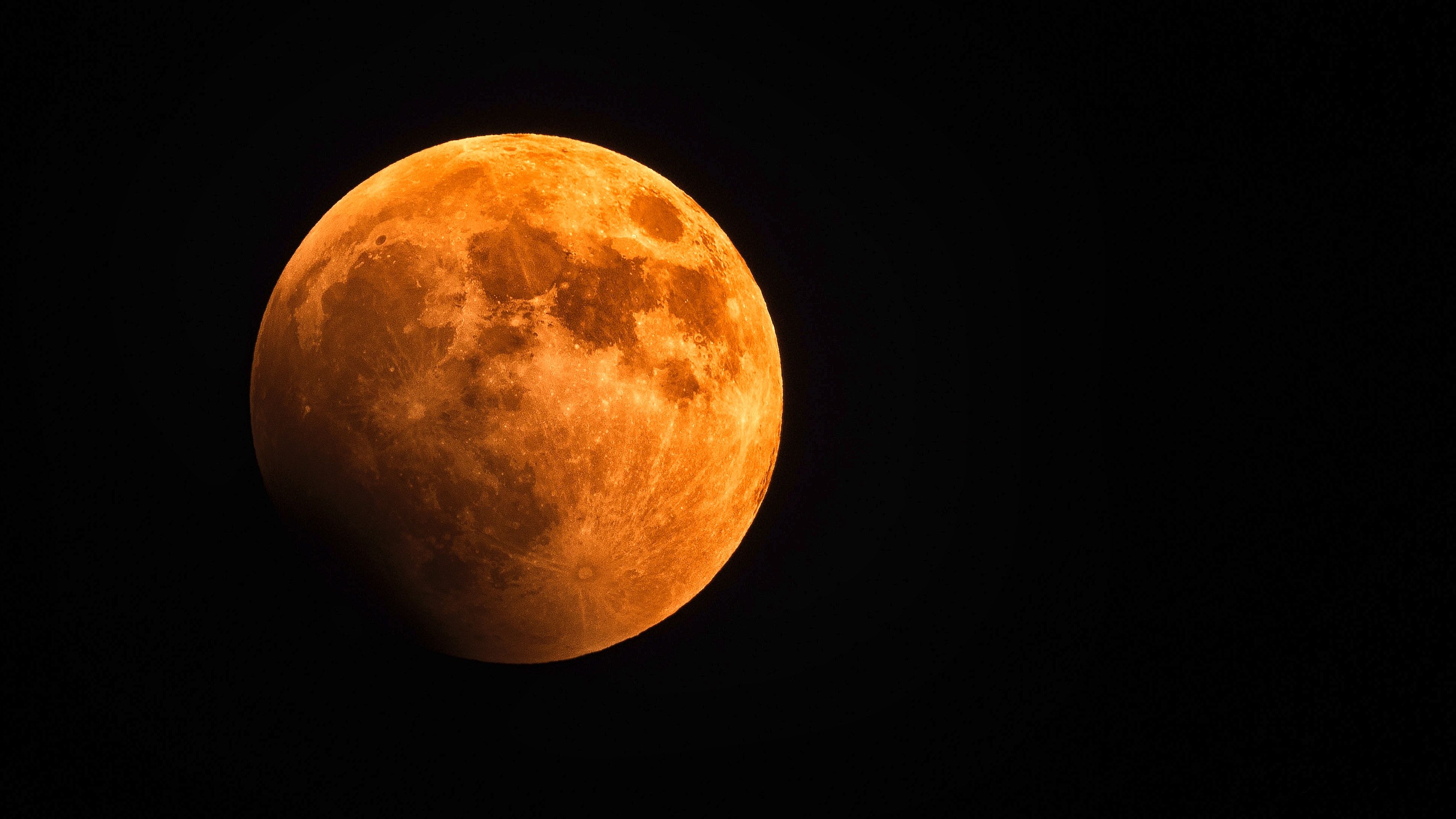 Detail Gambar Bulan Besar Nomer 21
