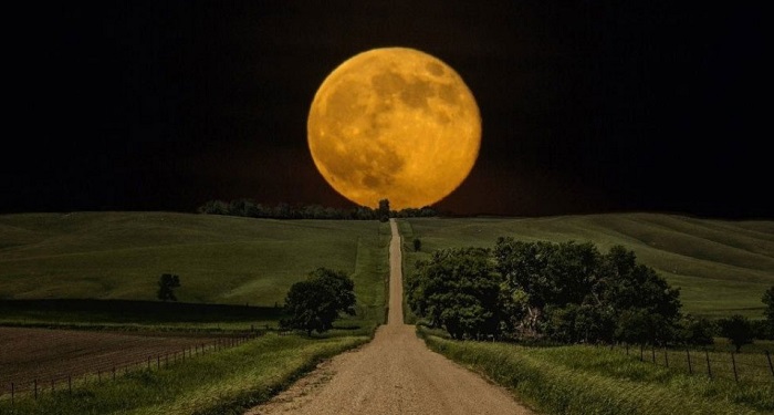 Detail Gambar Bulan Besar Nomer 24