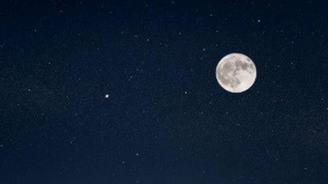 Detail Gambar Bulan Besar Nomer 25