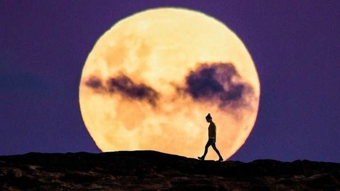 Detail Gambar Bulan Besar Nomer 39