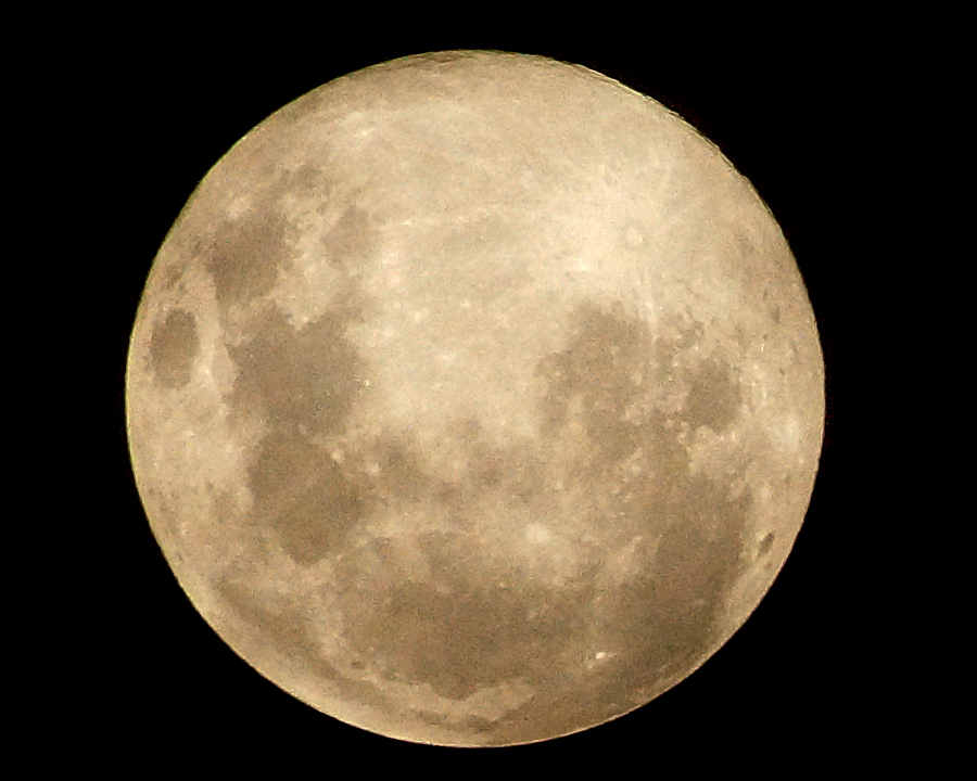 Detail Gambar Bulan Besar Nomer 5