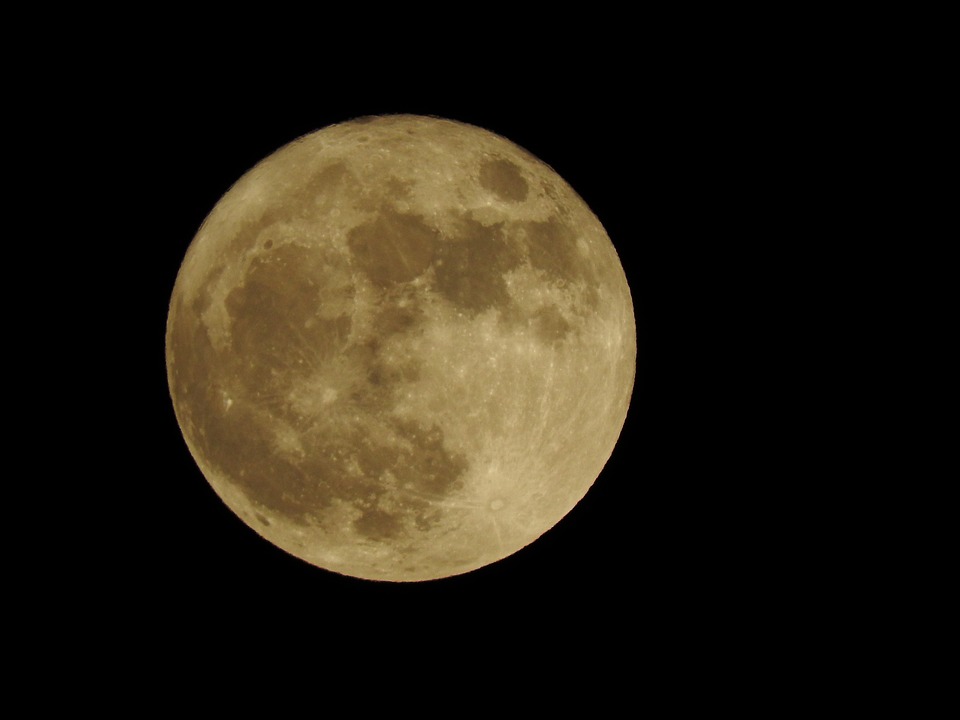 Detail Gambar Bulan Besar Nomer 44