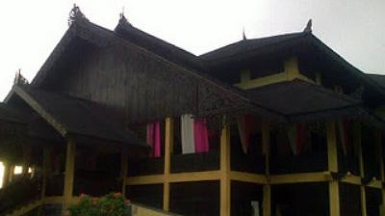 Detail Rumah Adat Suku Melayu Nomer 39