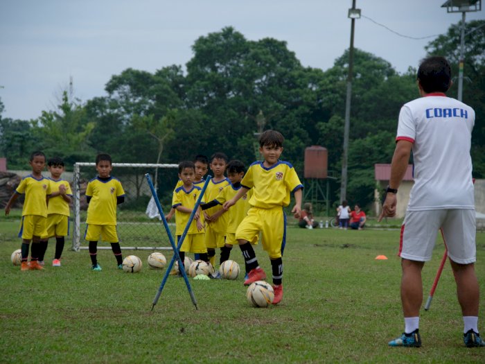 Detail Sepak Bola Anak Anak Nomer 13