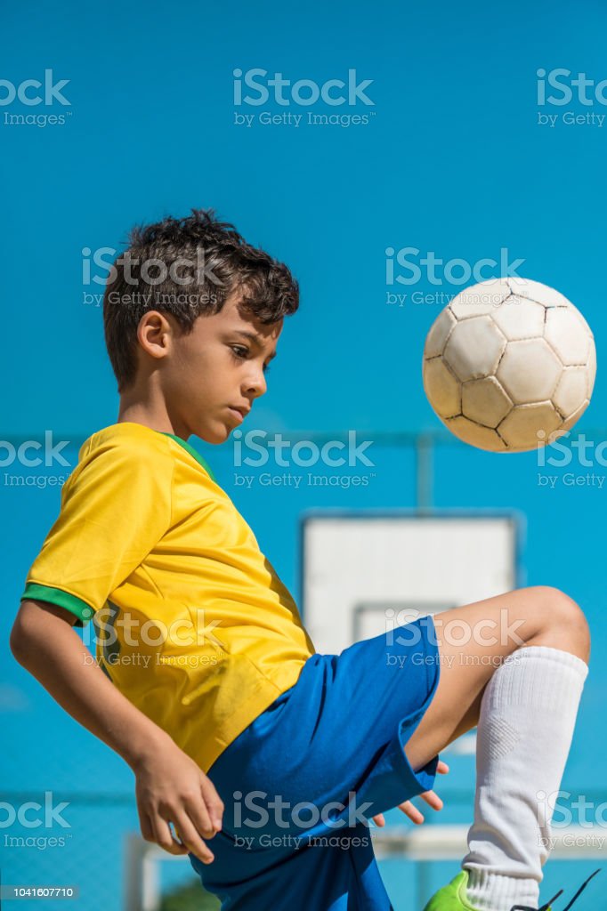 Detail Sepak Bola Anak Anak Nomer 9