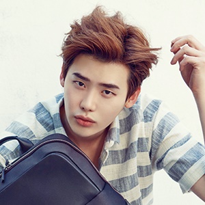 Detail Keluarga Lee Jong Suk Nomer 24