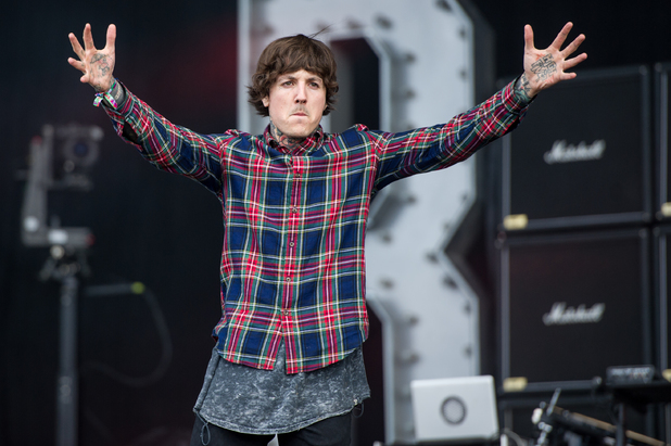 Detail Kemeja Oliver Sykes Nomer 44