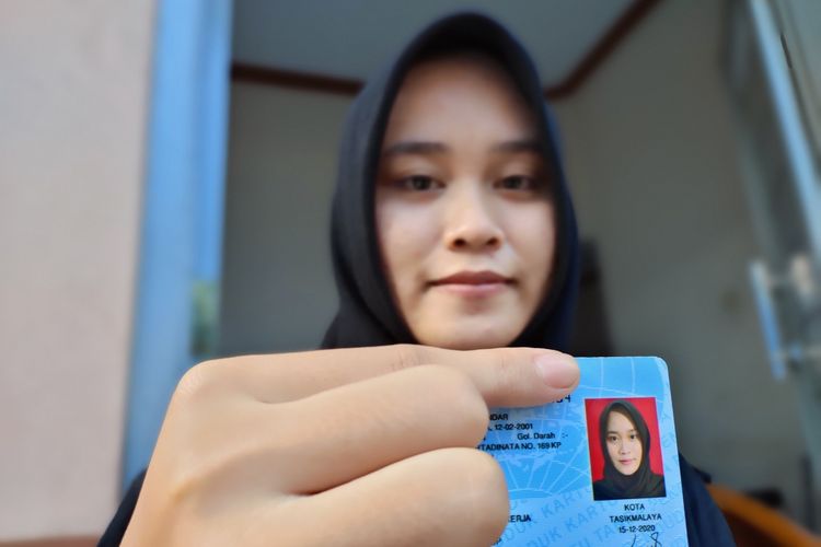 Detail Kenapa Foto Ktp Tidak Boleh Senyum Nomer 36